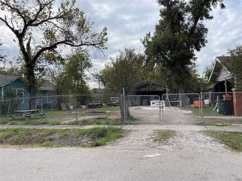 1617 Simpson Street, Houston, TX 77020