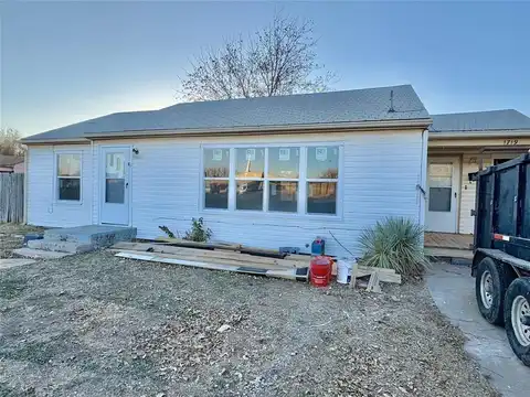 1719 N Louis Tittle Avenue, Mangum, OK 73554