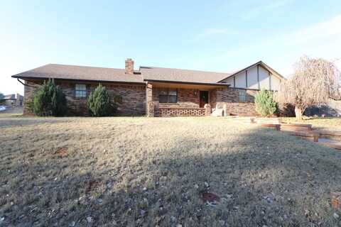 1509 Concord Ave, Clinton, OK 73601