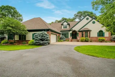 3240 Davis Drive, Eau Claire, WI 54701