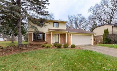 5285 WOODCREEK Trail, Clarkston, MI 48346