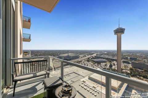 610 E MARKET ST, San Antonio, TX 78205