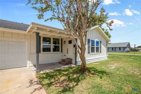 402 W Depot Street, Refugio, TX 78377