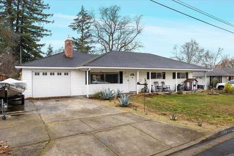 341 Tan Oak Drive, Medford, OR 97504