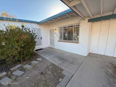 6334 E Calle Luna, Tucson, AZ 85710