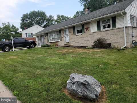 413 LEAMAN LANE, YORK, PA 17406