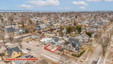 1617 S 2nd, Escanaba, MI 49829