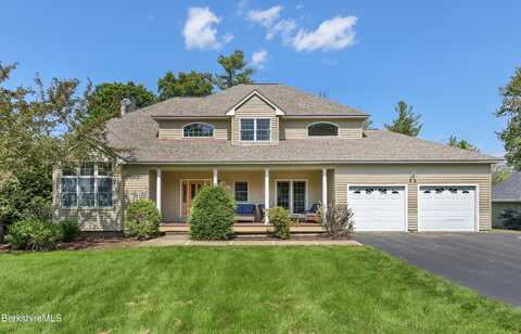 41 Meadow Ridge Dr, Pittsfield, MA 01201