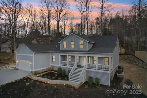 129 Oak Apple Lane, Hendersonville, NC 28792
