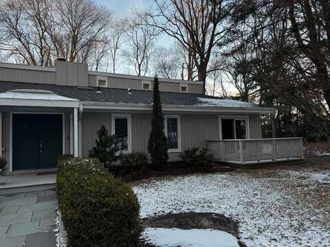 100 Oronoque Lane, Stratford, CT 06614