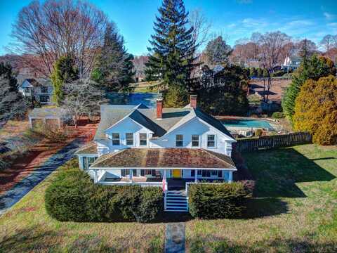 14 West Mystic Avenue, Groton, CT 06355