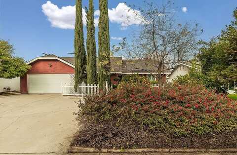 437 Clinton Avenue E, Fresno, CA 93704