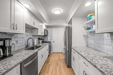 6851 Roswell Road, Sandy Springs, GA 30328