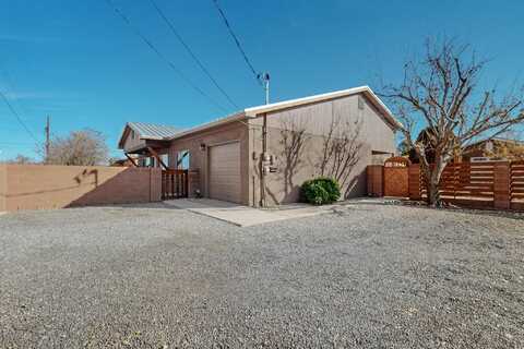 8902 BOE Lane NE, Albuquerque, NM 87113