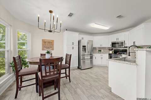 43234 N Henderson Ave, Prairieville, LA 70769