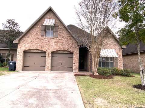 3225 Grassy Lake Dr, Baton Rouge, LA 70816