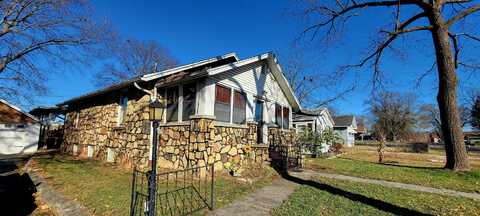 3011 W Water Street, Springfield, MO 65802