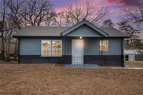 6407 Ravena Road, Pleasant Valley, MO 64068