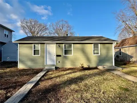 104 E Adams Street, O'Fallon, IL 62269