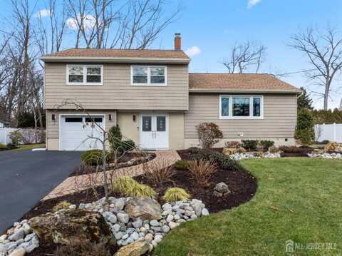 21 Rolling Road, East Brunswick, NJ 08816