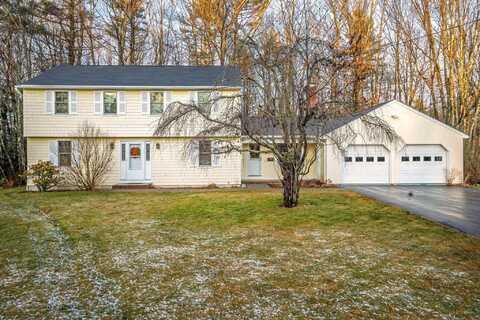 15 Gendron Lane, Kennebunk, ME 04043