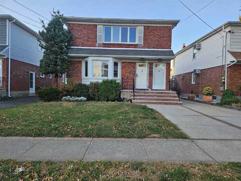 821 Whittier Avenue, New Hyde Park, NY 11040