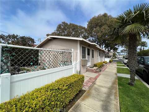 203 Pecan Avenue, Huntington Beach, CA 92648