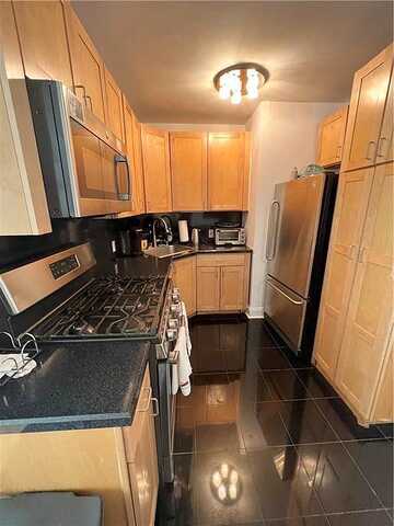 East 61St Street #3J, New York, NY 10065