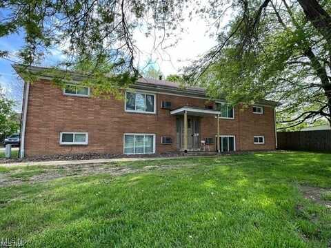 909 Cook Avenue, Youngstown, OH 44512