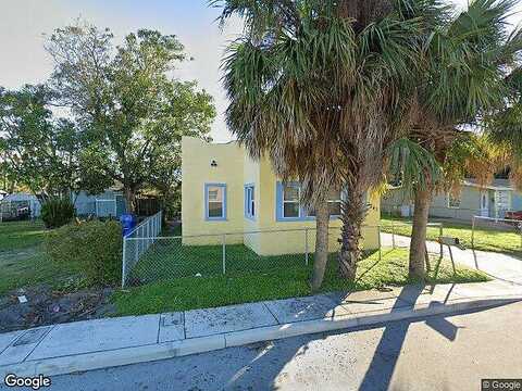 26Th, RIVIERA BEACH, FL 33404