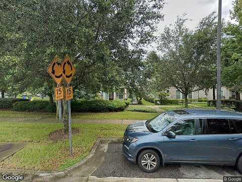 Village Center, LITHIA, FL 33547