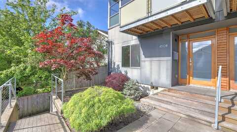 41St, SEATTLE, WA 98116
