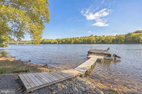 Embarcation, WASHINGTON CROSSING, PA 18977