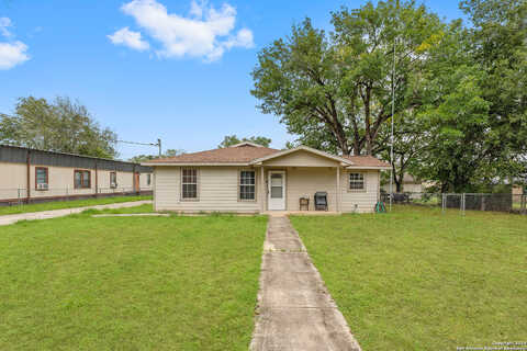 6Th, FLORESVILLE, TX 78114