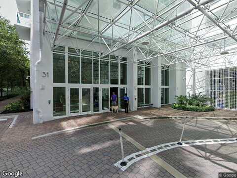 5Th, MIAMI, FL 33131