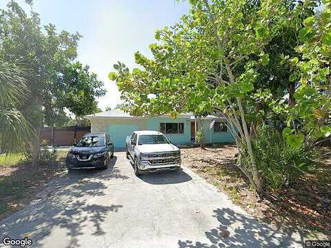 Baywood Point, GULFPORT, FL 33711