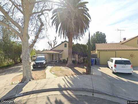 E Simpson Ave, Fresno, CA 93704