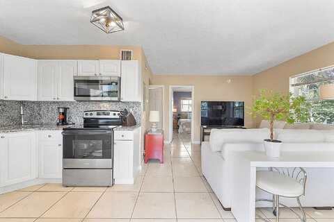 Ne 8Th Avenue, Wilton Manors, FL 33334