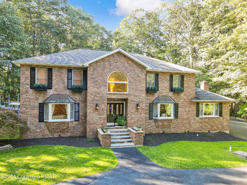 Hemlock Road, Stroudsburg, PA 16830