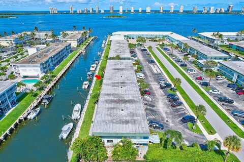 Wettaw Lane, North Palm Beach, FL 33408