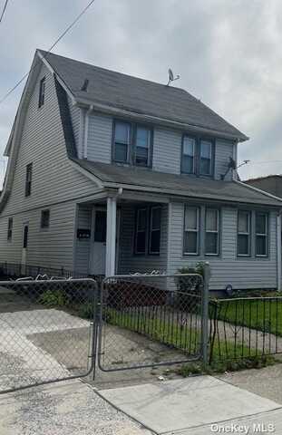 205Th Place, Saint Albans, NY 11412