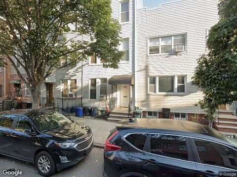 Calyer, BROOKLYN, NY 11222