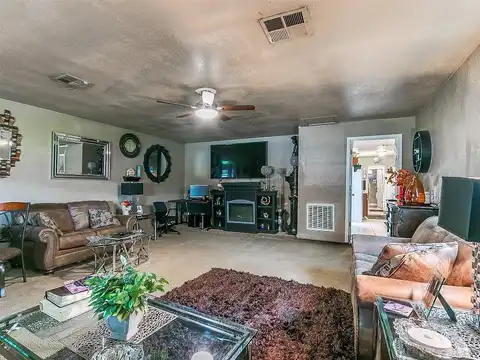 115Th, OKLAHOMA CITY, OK 73114