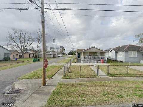 Avenue B, WESTWEGO, LA 70094