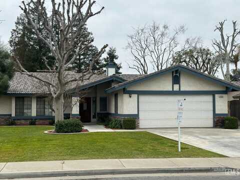 7205 Bandolero Way, Bakersfield, CA 93308