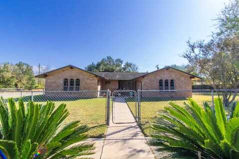 1414 MOCKINGBIRD LN, Beeville, TX 78102