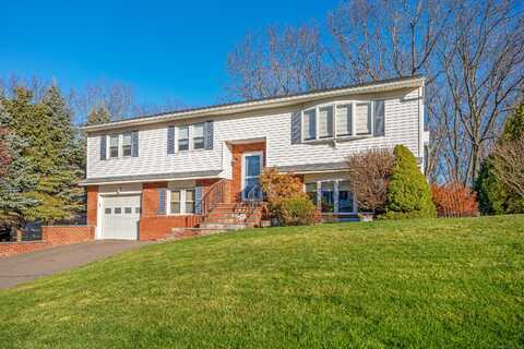 23 Kendall Circle, Waterbury, CT 06708