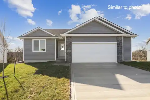 1002 Knoll Drive, Norwalk, IA 50211