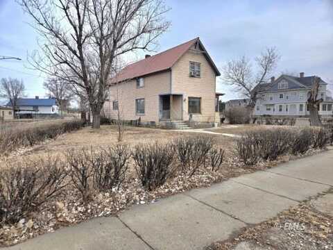 302 N 12th St, Miles City, MT 59301