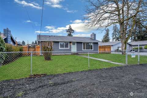 212 170th St E, Spanaway, WA 98387